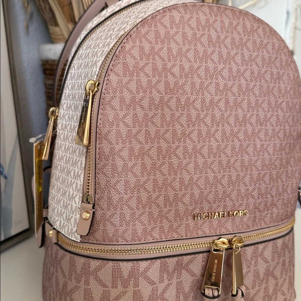 NWT🫦Michael Kors Rhea Zip Medium Color-block Logo Backpack  One Size